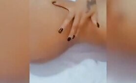 Good Looking Black Girl Spreading her Legs and Showing her Pussy