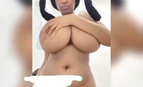 Endowed Naija Naked Lady Flaunt Her Big Boobs