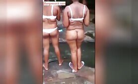 Watch Naked Ugandan Ladies Bathing In The River