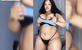 Massive Thick Escort Showing Off