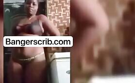 Watch Jennifer Getting Herself Naked