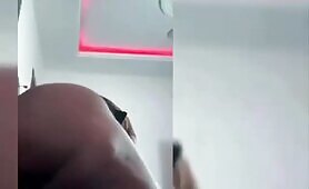 Thick Lady Spread Her Wet Fat Ass