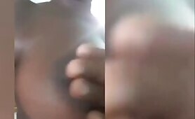 Ghana Babe Showing How Her Naked Body Looks