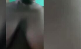 Ghana Babe Showing How Her Naked Body Looks