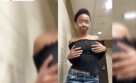 Lady Strips Her Top To Flaunt Her Titties