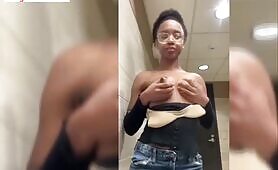 Lady Strips Her Top To Flaunt Her Titties
