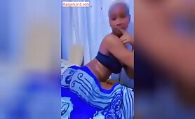 Tanzanian Girl Without Any Panty On Teasing