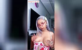 Blondie_254 Shares Nude Video, As She Flaunts Her Boobs, And Rubs Them