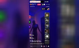 Naked Nigerian Girl Jiggling Her Boobs In This Nude Video